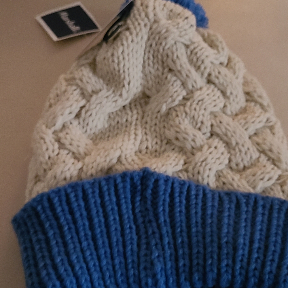 Detroit Lions knit hat - Picture 2 of 2